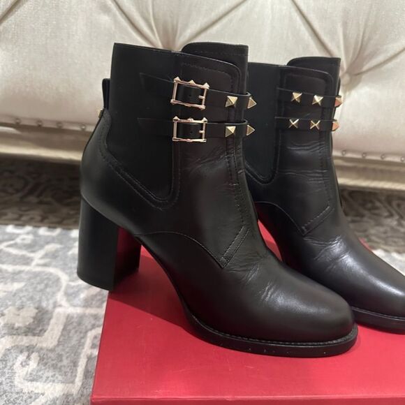 Valentino Garavani Beatle Rockstud Bootie - Picture 3 of 3